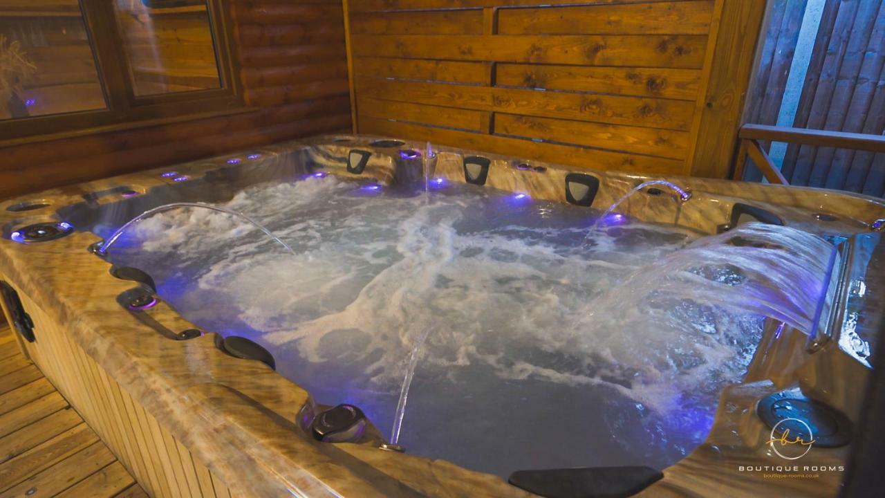 The Retreat Sauna & Hot Tub Boutique Rooms Great Paxton ภายนอก รูปภาพ